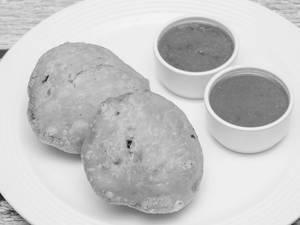 Onion Kachori With Chole