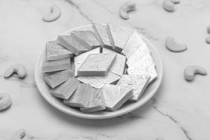 Khoya Burfi (250 Grams)