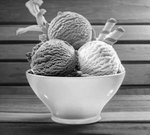 Strawberry Icecream [1 Scoop] (80 ml)