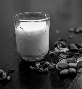 Badam Thandai