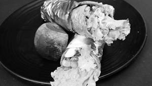 Beetroot Tortilla Wrapper With Grilled Panner Salad