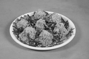 Sev Puri [7 Puri, 300 Grams]