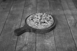 Veggie Paradise Pizza