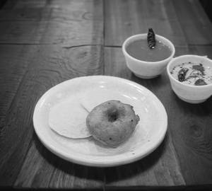 Idli Vada (3 Pc)                     