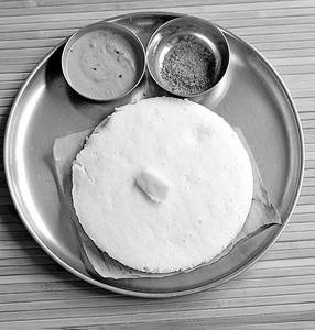 Thatte Idli [1 Pc]