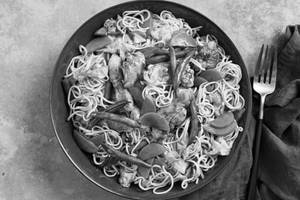 Nonveg Hakka Noodles [serves 1-2] [500 Grams]