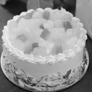 Mix Fruit Cream Cake (500 Gm)