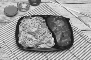 Paneer Chilly Gravy With Veg Hakka Noodles