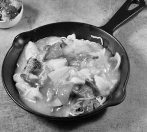 Egg Chicken Gravy Chow mein