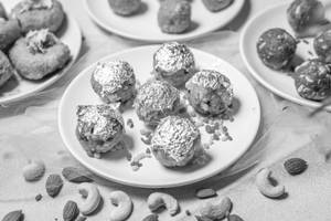 Special Mewa Laddu