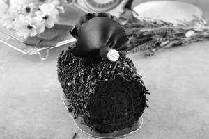 Chocolate Truffle Swiss Roll 1kg