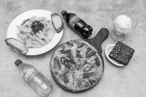 Veg Pizza 7 Inch + White Sauce Pasta + Desserts + 2Drinks [250 Ml]