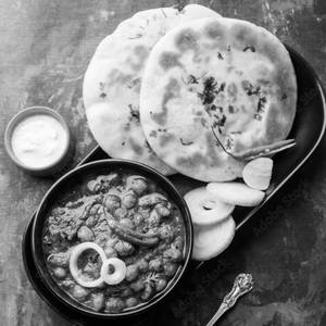 Masala Chole & Kulche