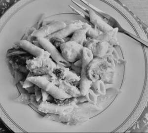 Mushroom and garlic alfredo pasta