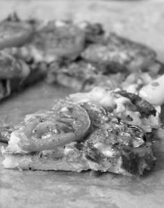 Medium Onion Tomato Pizza