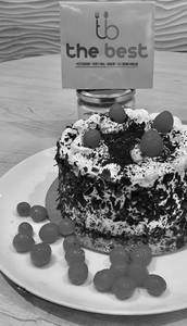 Black Forest Cake (2 Pound)