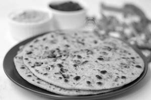 Green Peas Paratha ( 2pcs )