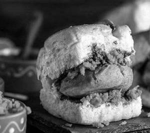 Butter Vada Pav