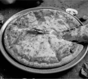 Double Cheese Margherita Pizza