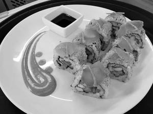 Chicken Uramaki Sushi (8 Pcs)
