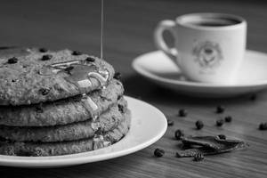 Cinnamon Oatmeal  & Blackcurrant Cookie