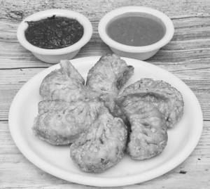 Veg Fried Momos (8 pcs)