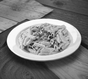 Veg Penne Pasta In White Sauce