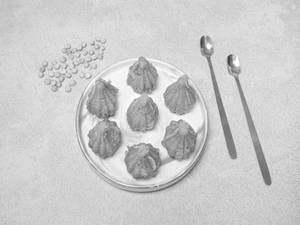 Besan Modak