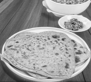 Paratha [3 pieces] with curry and chutni