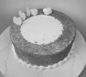 Red Velvet Fresh Cream Cake - 1kg