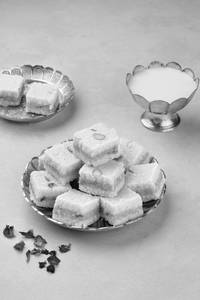 Gul Kand Burfi