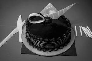 Eggless Truffle Chocolate Cake [1 Kg]