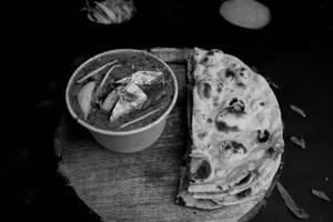 Kadhai Paneer With Butter Tandoori Roti / Butter Naan