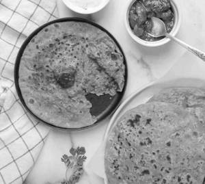 Aloo Paratha with Pickle