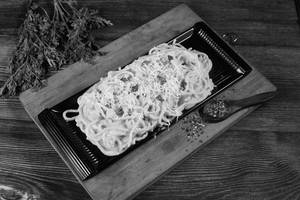 Veg Spaghetti Alrerdo (spicy White Sauce & Cheese)