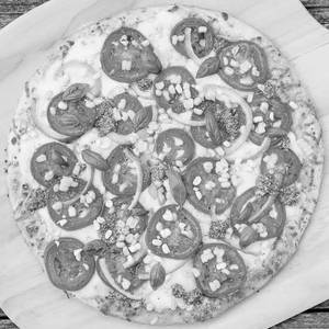 Tomato and golden corn pizza