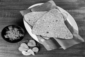 Paratha Aloo Matar Paneer Combo