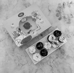 Mini Assorted Cup Cake Box (9pc)