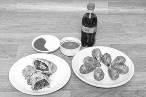 Egg Chicken Shawarma And Fried Chicken Momos Combo