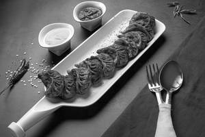 Paneer Peri Peri Momos (8 Pcs)
