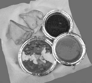 Samosa With Subzi [2 Pieces]