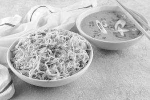 Hakka Noodles With Veg Choice Of Sauce