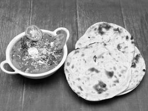 Paneer Butter Masala(sweet & Tangy) + 3 Butter Roti