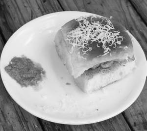 Asli cheese vadapav [vada]