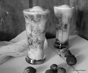 Strawberry falooda