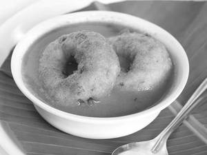 Vada 2 and sambar