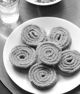 Plain Chakli (100 Gms)