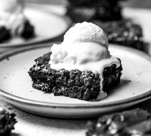 Hot Chocolate Brownie With Vanilla Ice Creame