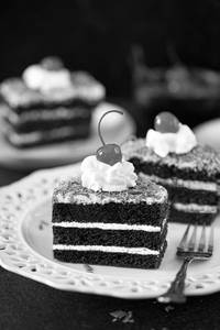 Chocolate pastry [1 piece]