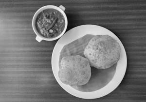 Poori, Bhaji (2 Pcs)